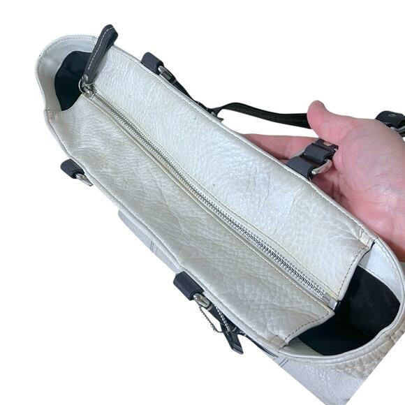 Coach Y2K Hamilton White Pebbled Leather Tote Bag with Black Straps A0972-F13083 - Picture 5 of 7